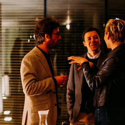 Let's network! Strategische Beziehungen für deinen Gründer:innenweg